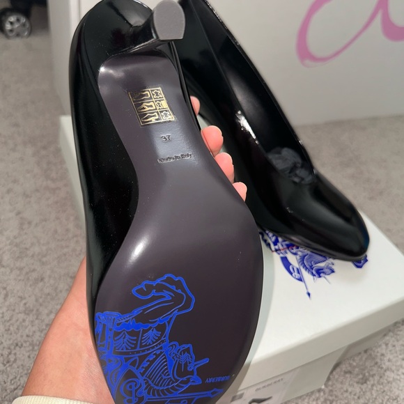 Burberry Glossy Black Heels - Picture 4 of 5